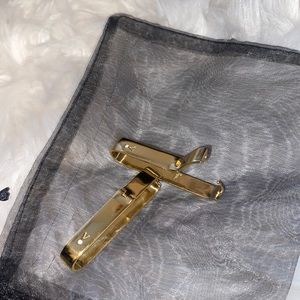 Vince camuto gold earrings!